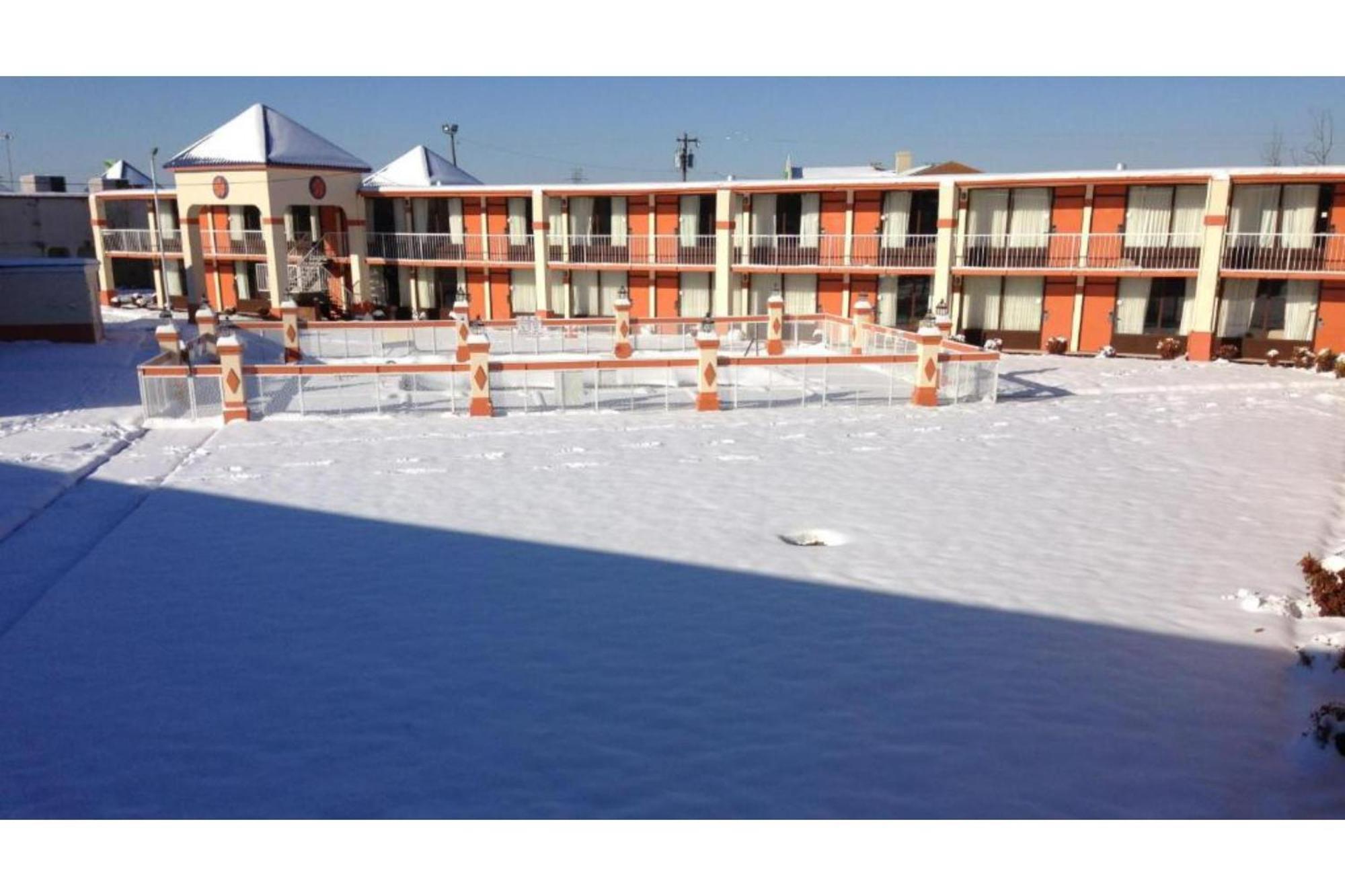 Oyo Hotel Greensboro East I 40 Zewnętrze zdjęcie