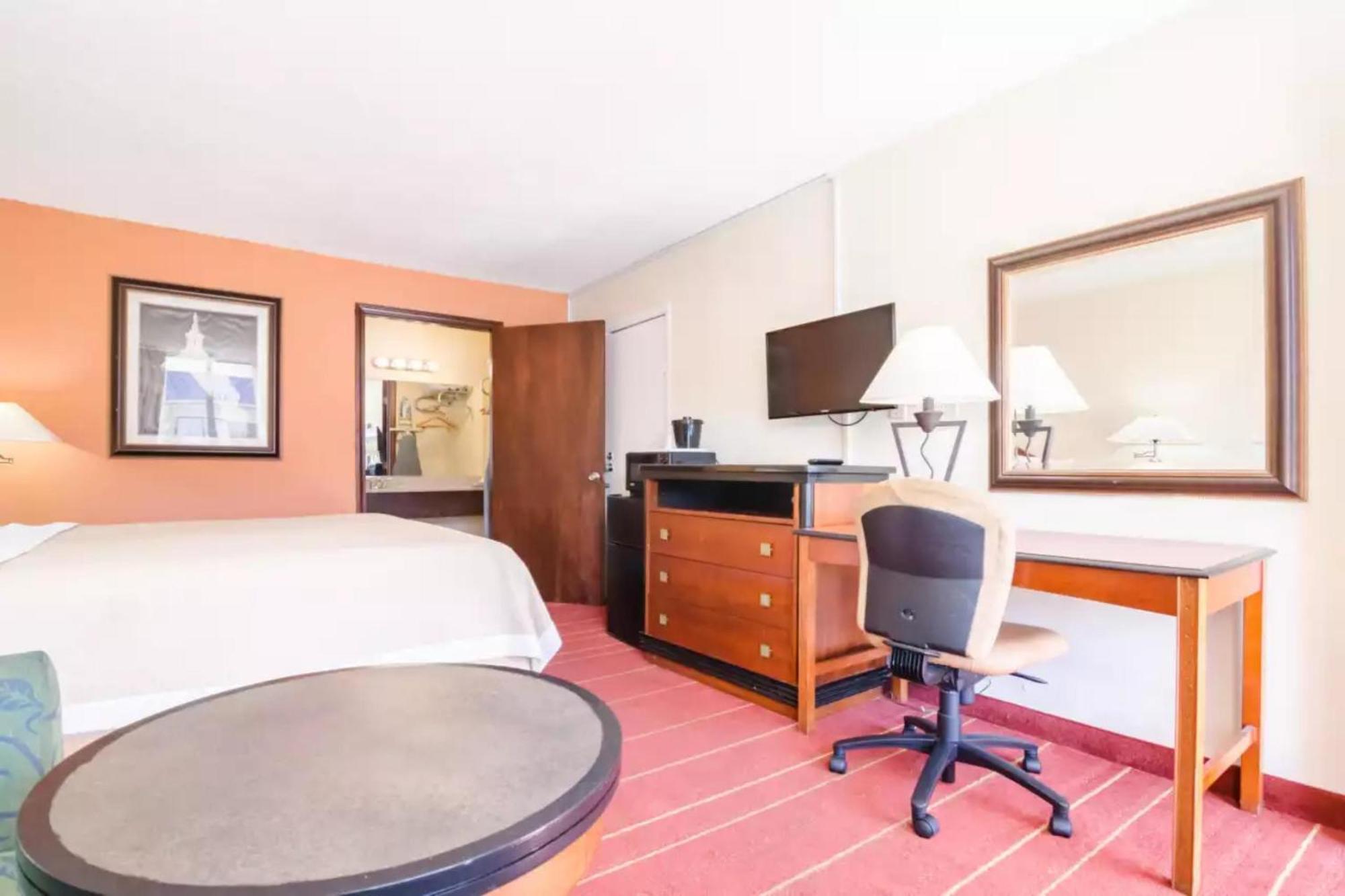 Oyo Hotel Greensboro East I 40 Zewnętrze zdjęcie