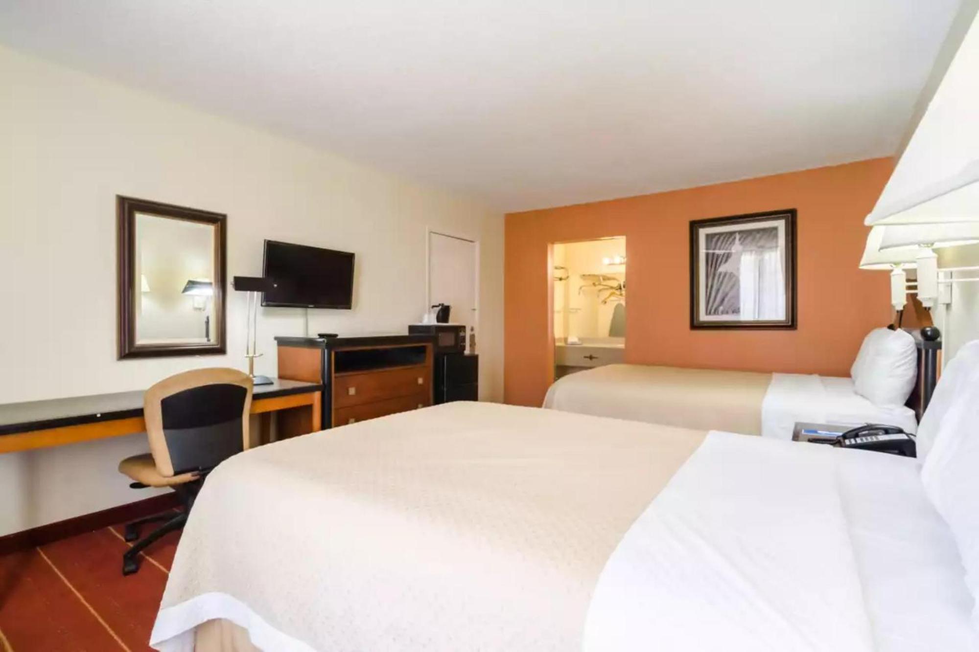 Oyo Hotel Greensboro East I 40 Zewnętrze zdjęcie