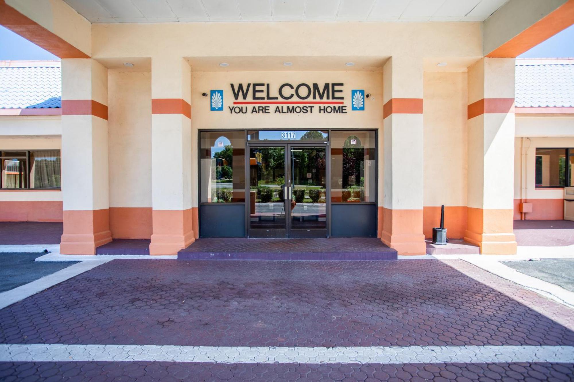 Oyo Hotel Greensboro East I 40 Zewnętrze zdjęcie